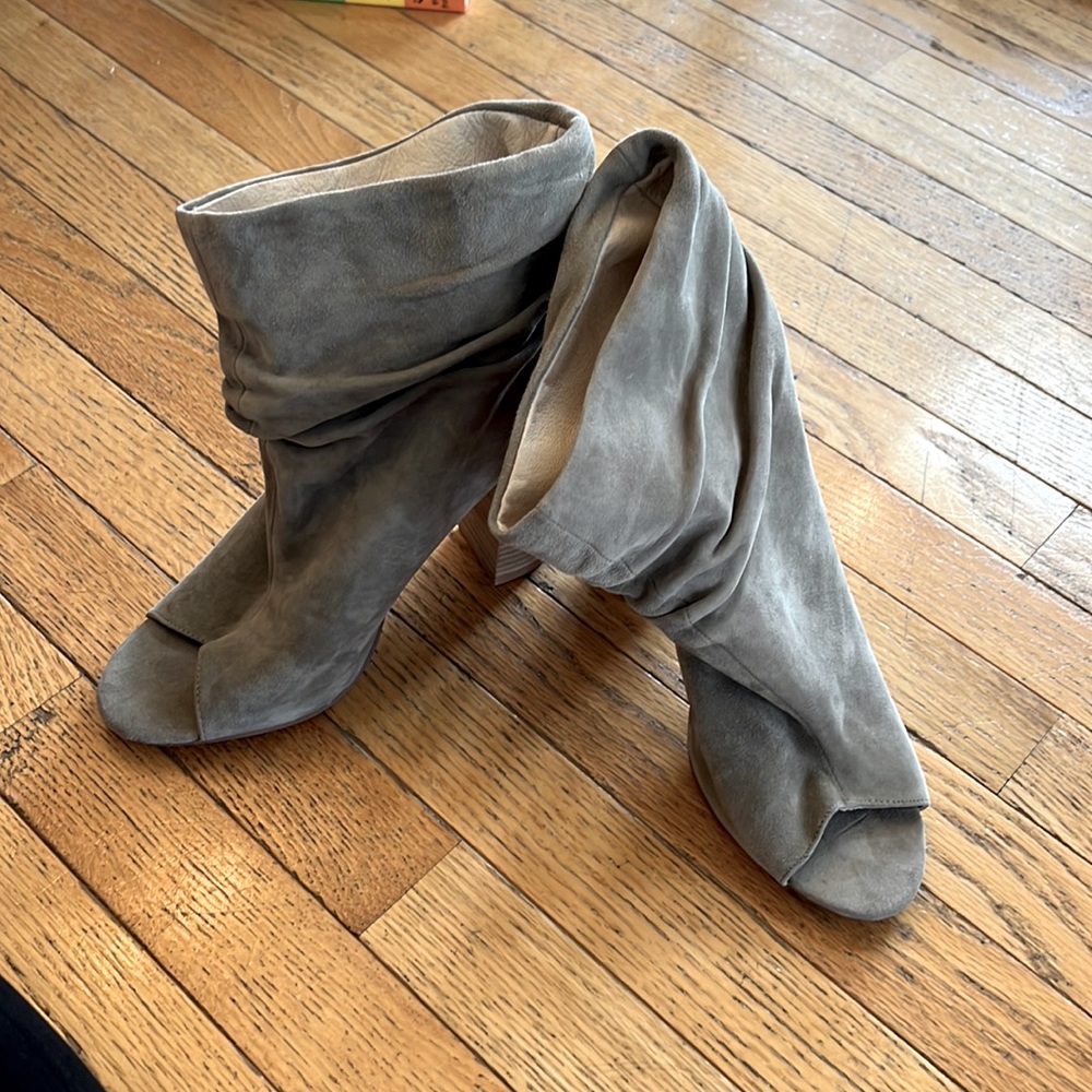 Chinese Laundry taupe suede open toed heeled booties